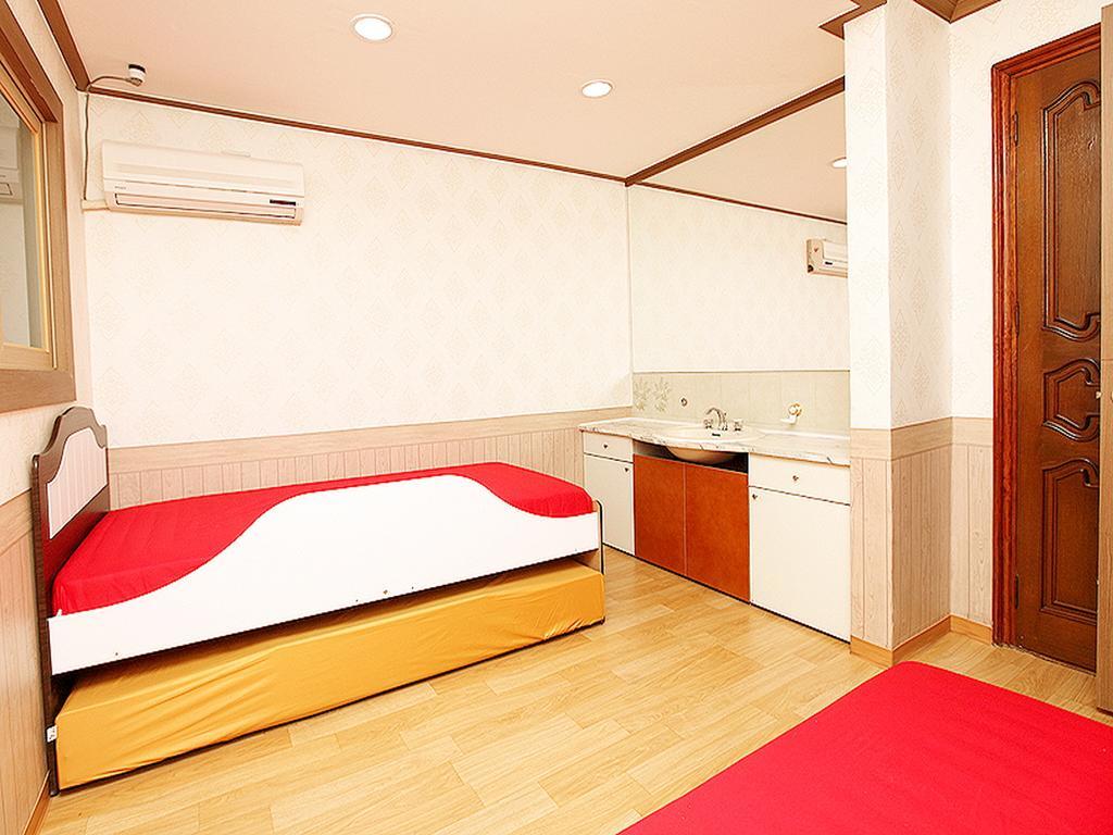 Seoul Myeongdong Stay Номер фото