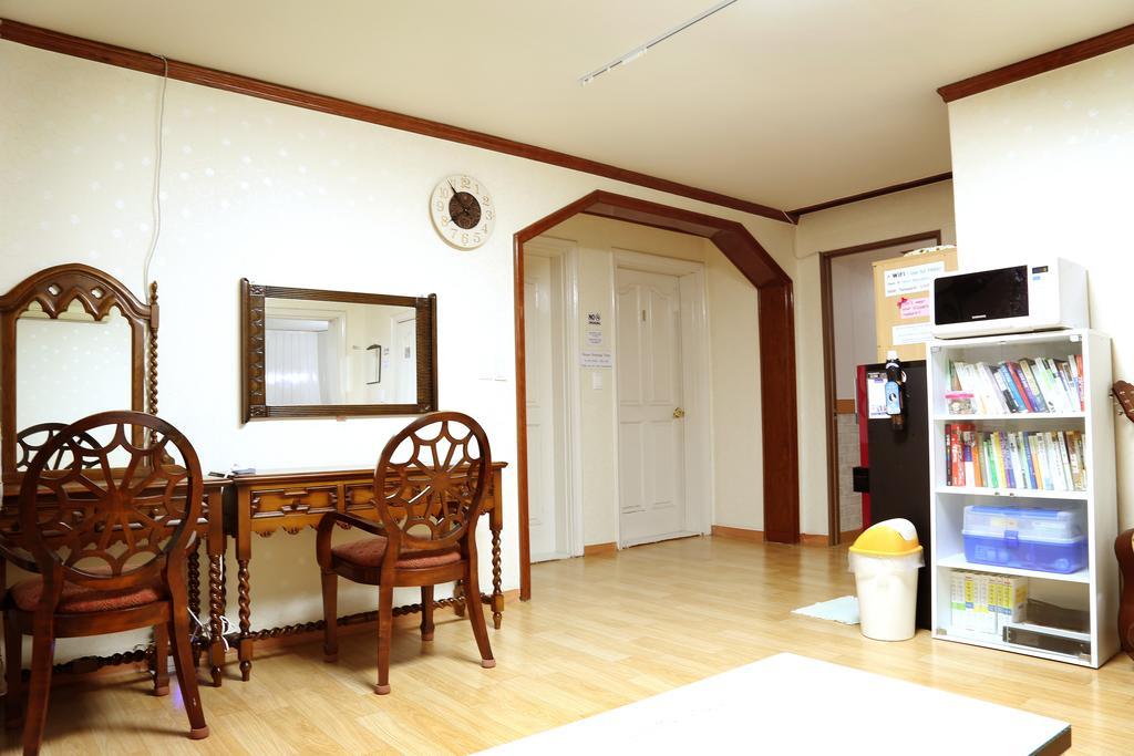 Seoul Myeongdong Stay Екстер'єр фото