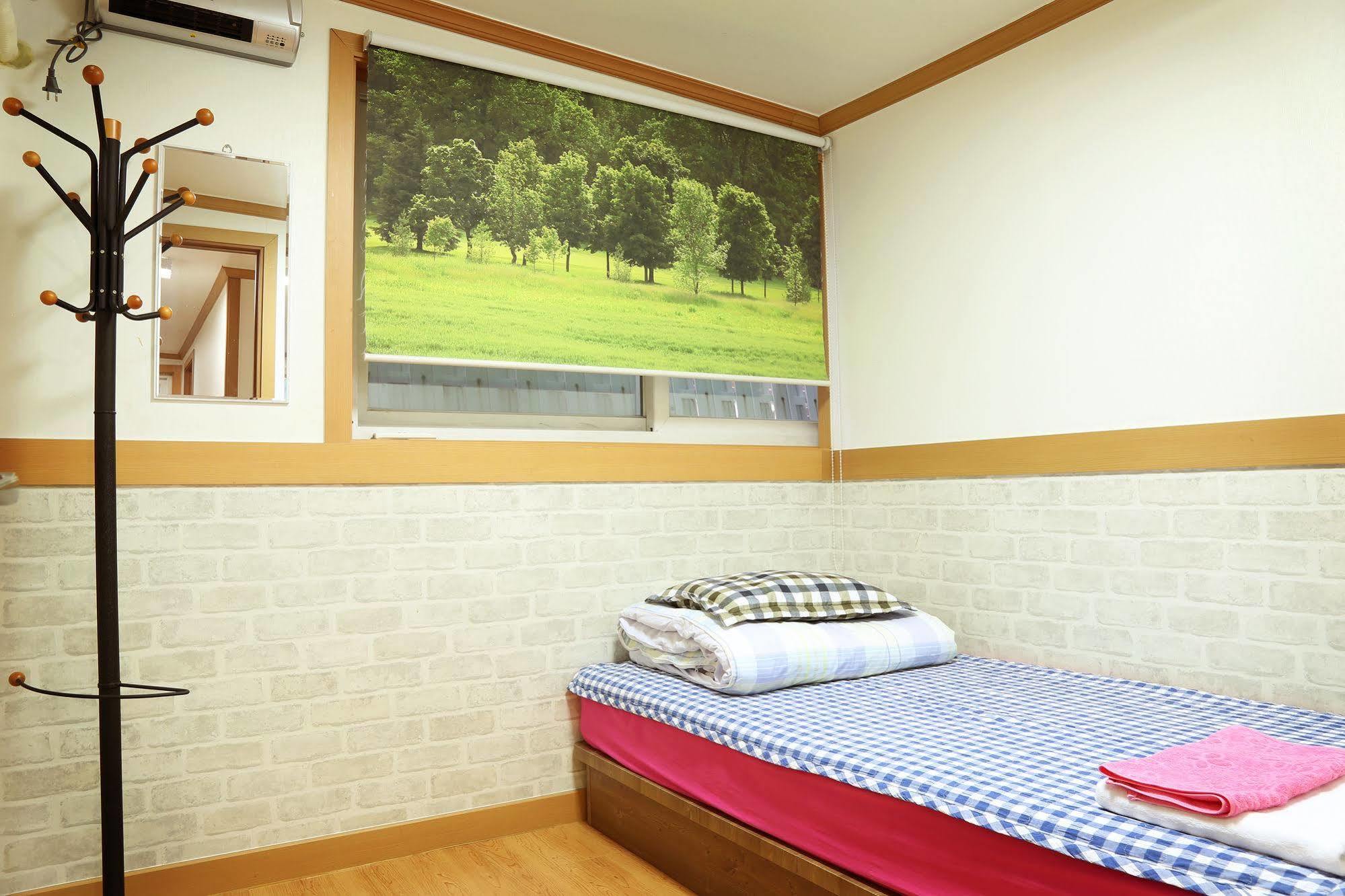 Seoul Myeongdong Stay Екстер'єр фото