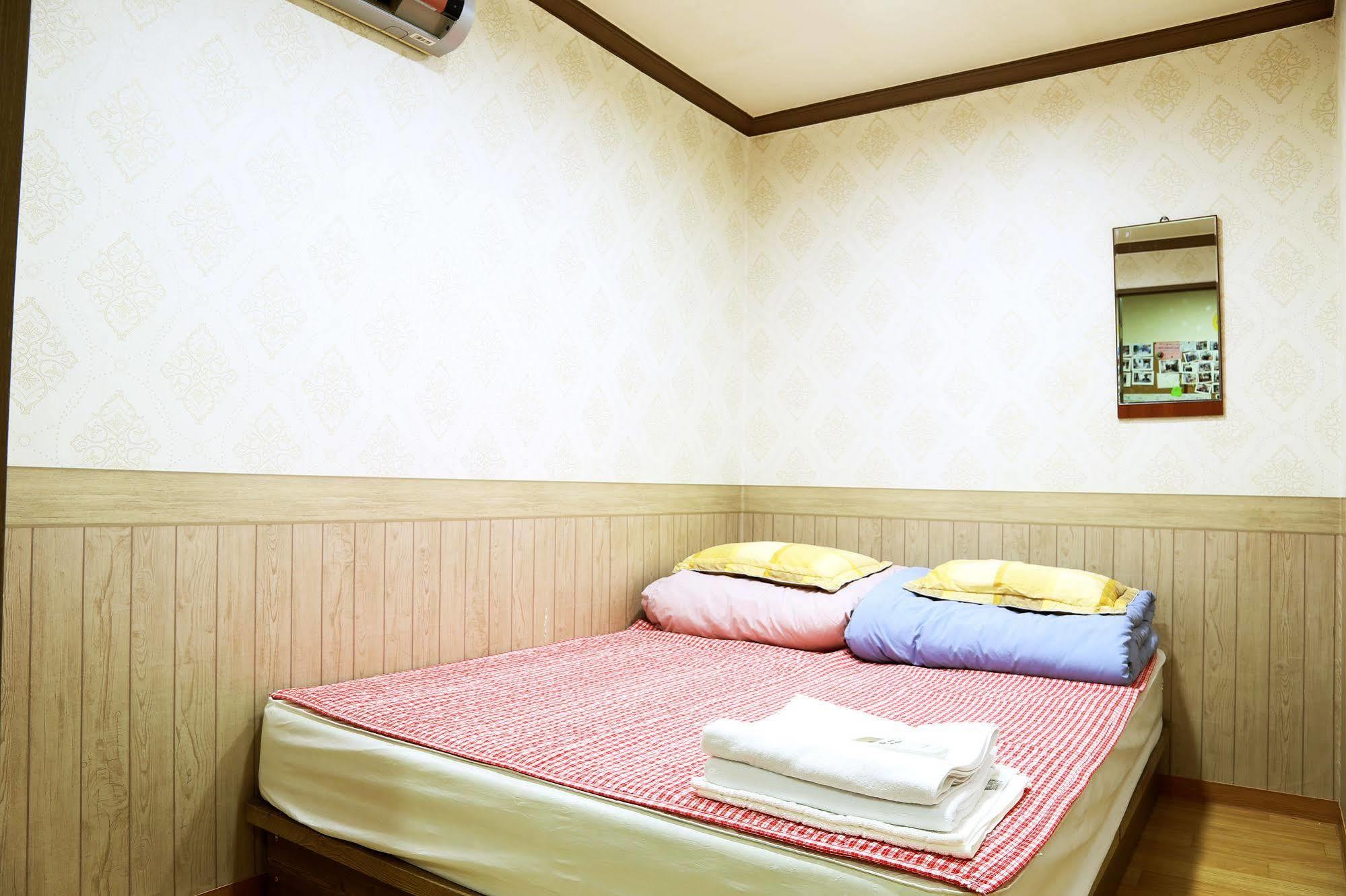 Seoul Myeongdong Stay Екстер'єр фото