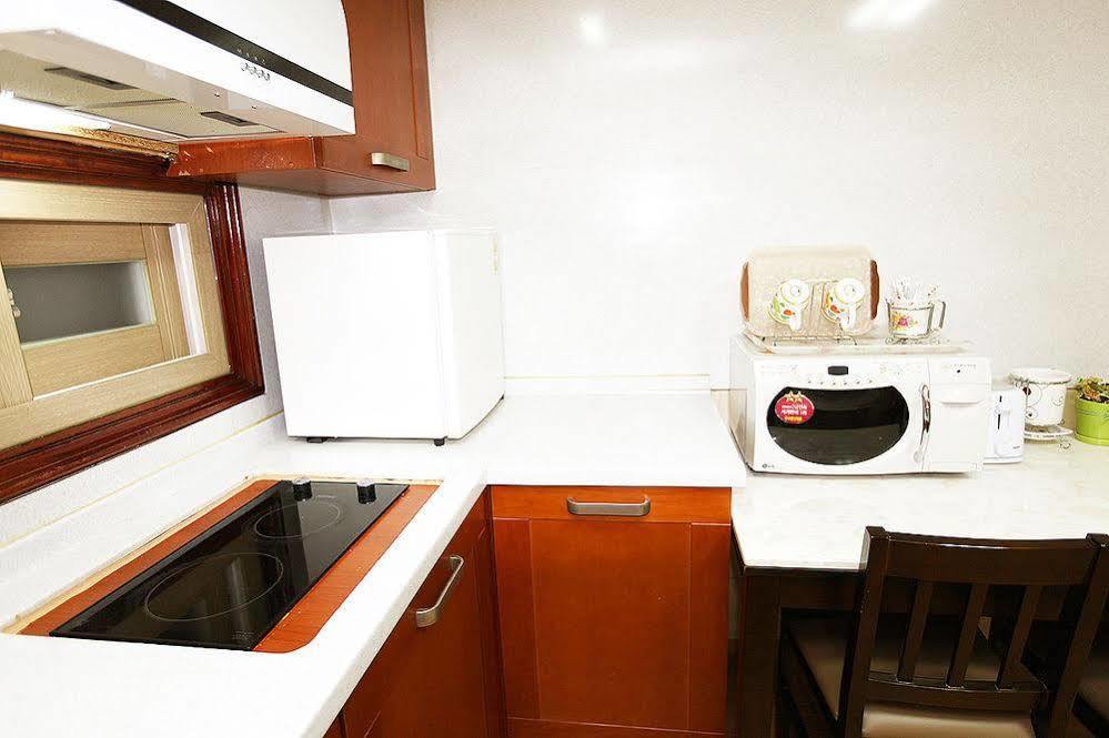 Seoul Myeongdong Stay Екстер'єр фото