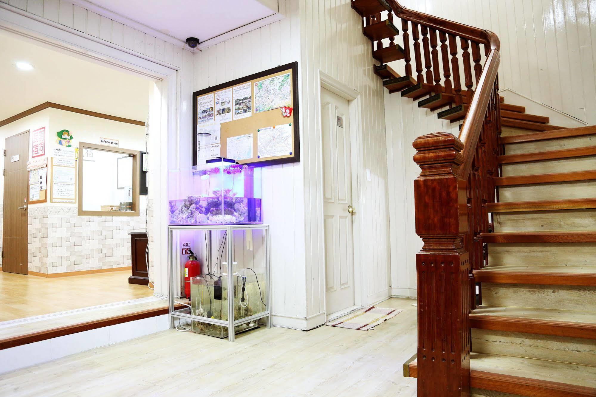 Seoul Myeongdong Stay Екстер'єр фото